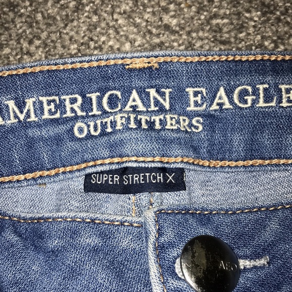 American Eagle High-Rise Super Stretch Jeans - Picture 3 of 3
